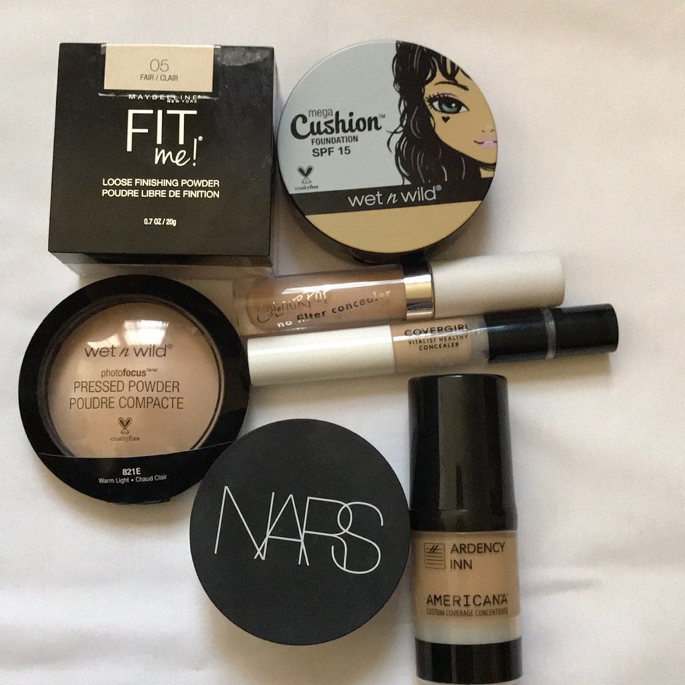 Bundle of complexion products.